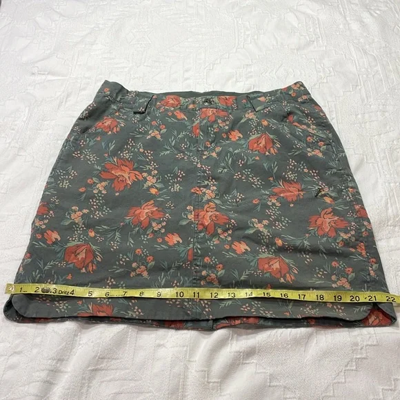 Rootstock Gardening Skort Floral Design Dusty Blue Coral & Pink Pockets Size 10